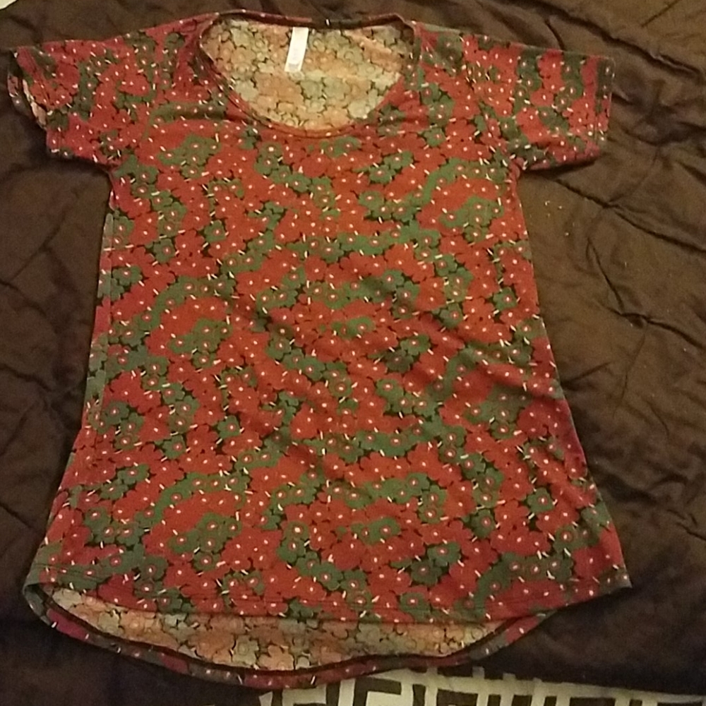 3 Lularoe classic tees